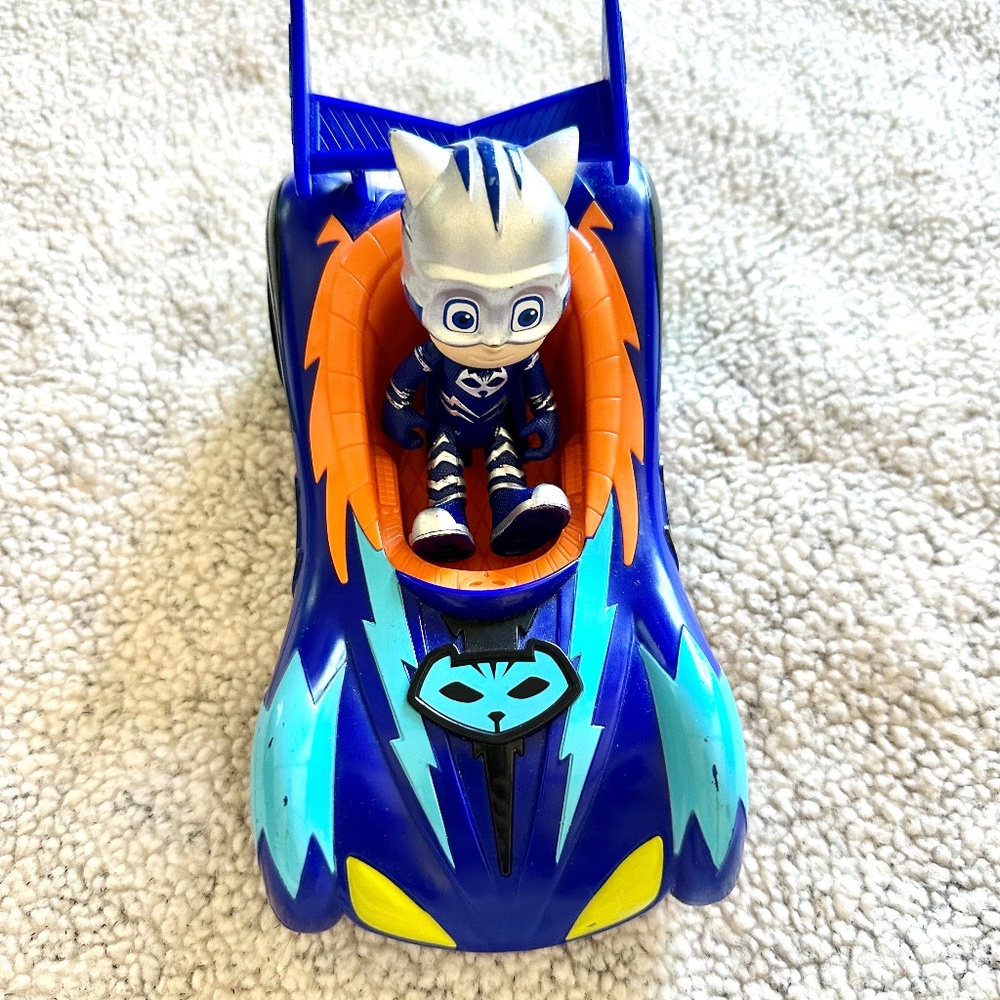 PJ Masks Turbo Blast Cat-Car & Catboy Figure